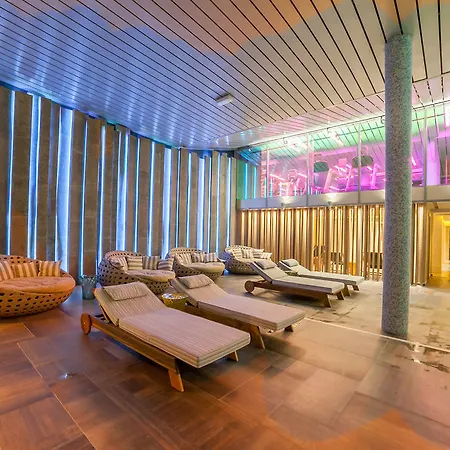 Maestral & Casino 5* Sveti Stefan