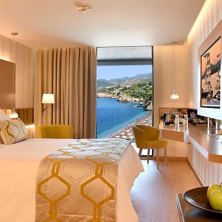 Maestral & Casino Hotel 5*