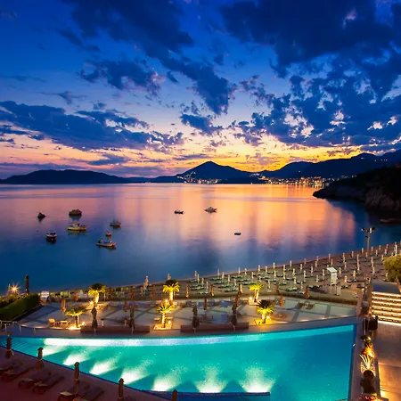 Maestral & Casino Hotel 5*